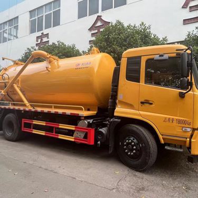 市政抢修车：城市的守护者